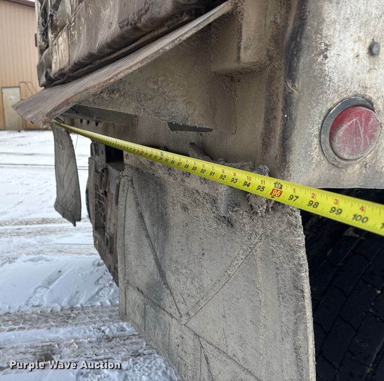 image for item FG2606 1992 Ford LT9000 Dump truck