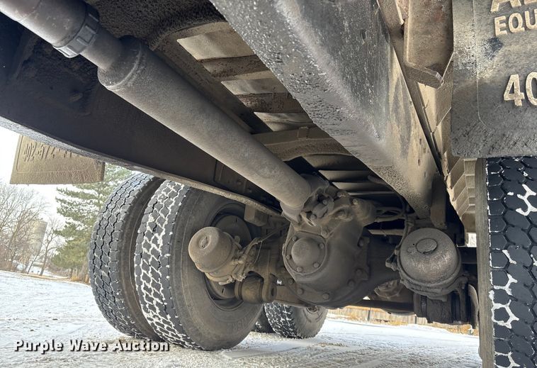 image for item FG2606 1992 Ford LT9000 Dump truck