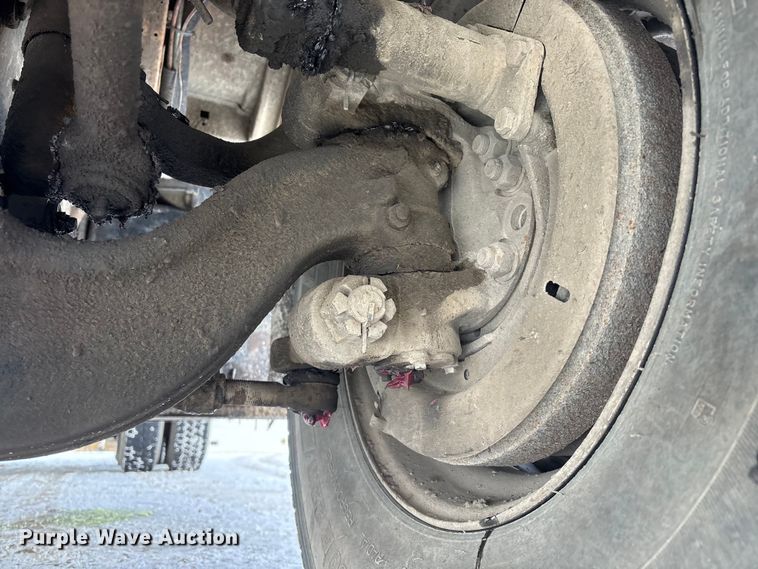 image for item FG2606 1992 Ford LT9000 Dump truck