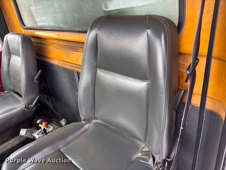 image for item FG2606 1992 Ford LT9000 Dump truck