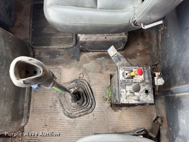 image for item FG2606 1992 Ford LT9000 Dump truck