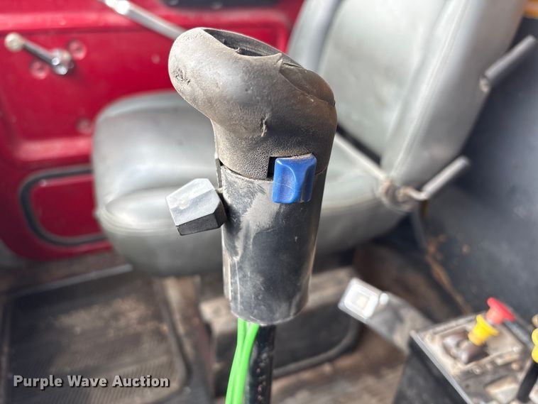 image for item FG2606 1992 Ford LT9000 Dump truck