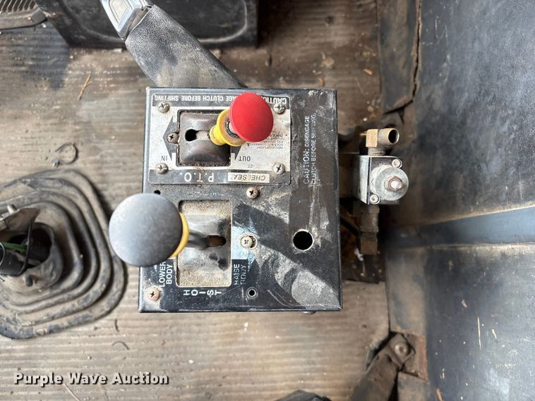 image for item FG2606 1992 Ford LT9000 Dump truck