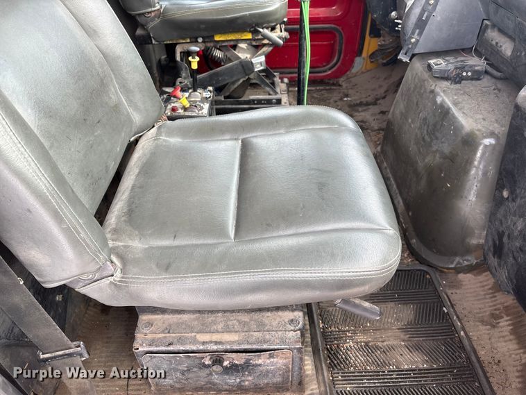 image for item FG2606 1992 Ford LT9000 Dump truck