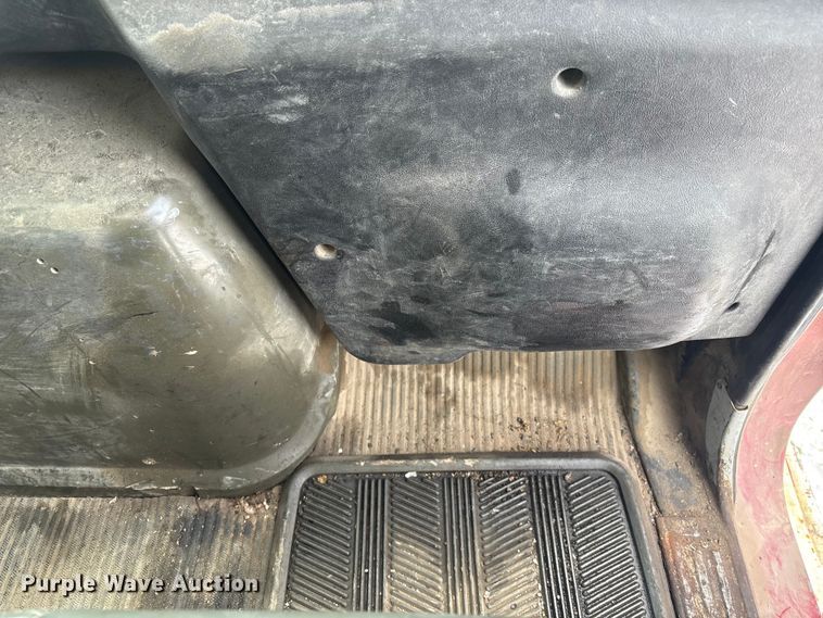 image for item FG2606 1992 Ford LT9000 Dump truck