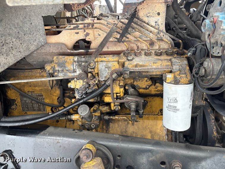 image for item FG2606 1992 Ford LT9000 Dump truck