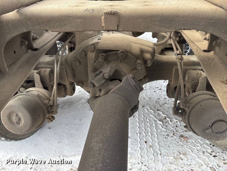 image for item FG2606 1992 Ford LT9000 Dump truck