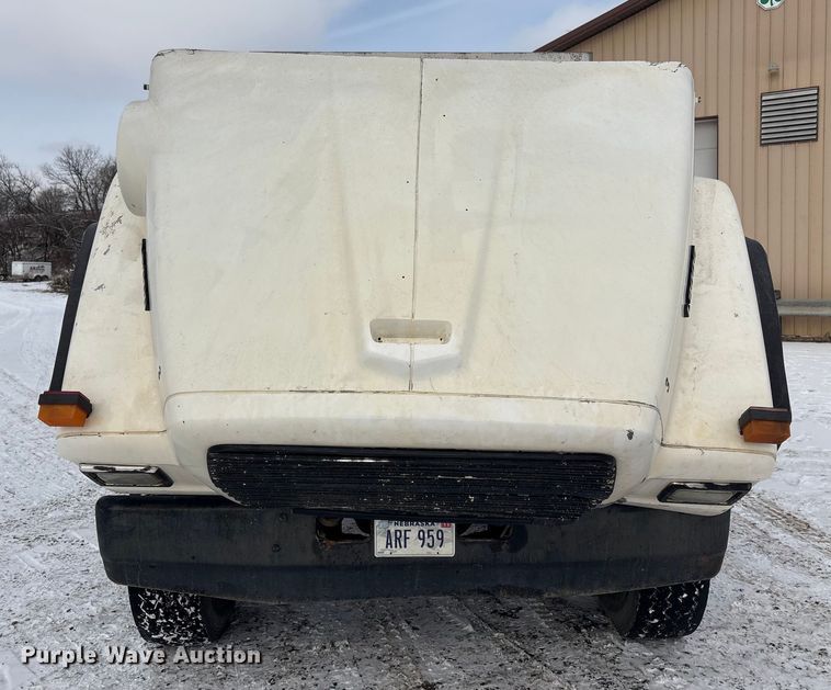 image for item FG2606 1992 Ford LT9000 Dump truck