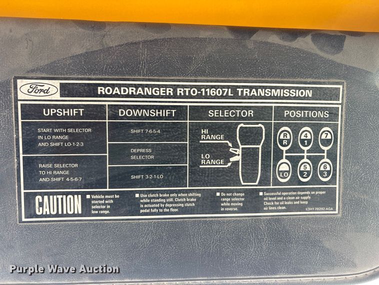 image for item FG2606 1992 Ford LT9000 Dump truck