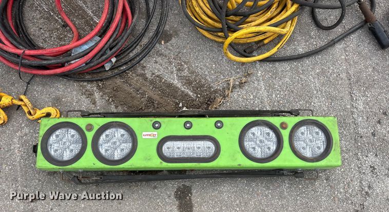 image for item FG2627 2010 International MA025 tow truck