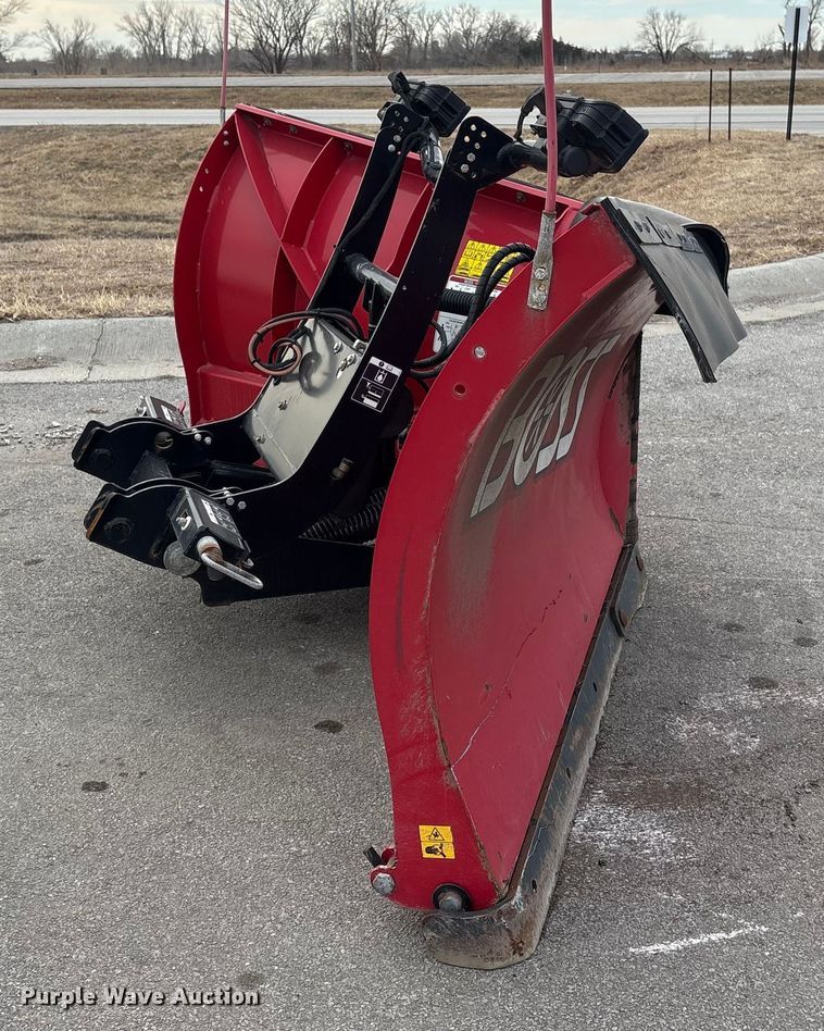 image for item FG2627 2010 International MA025 tow truck