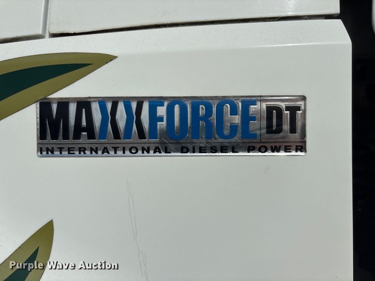 image for item FG2627 2010 International MA025 tow truck