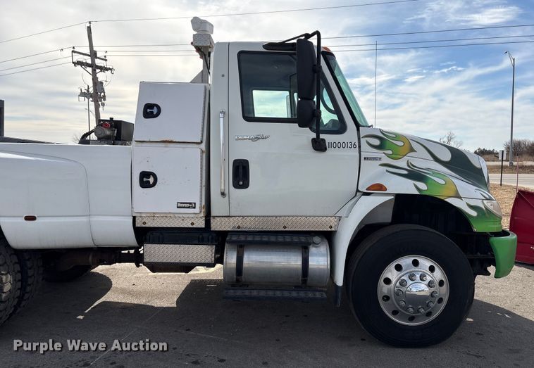 image for item FG2627 2010 International MA025 tow truck