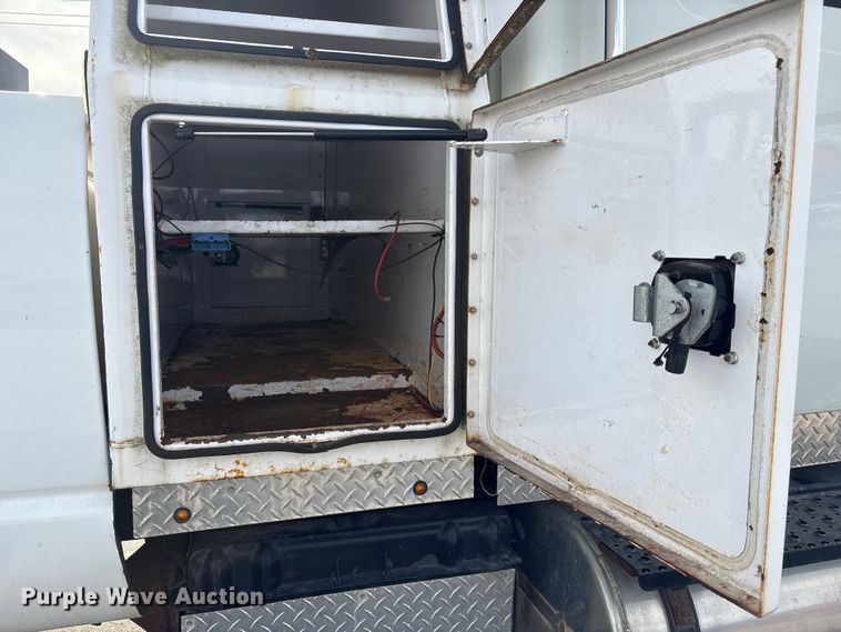 image for item FG2627 2010 International MA025 tow truck