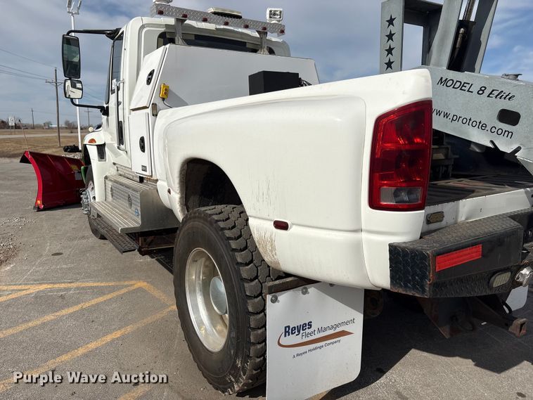 image for item FG2627 2010 International MA025 tow truck