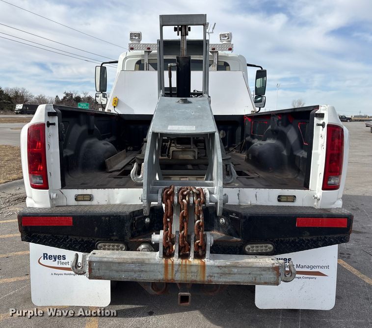 image for item FG2627 2010 International MA025 tow truck