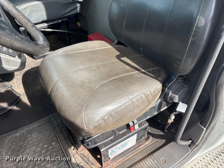 image for item FG2627 2010 International MA025 tow truck