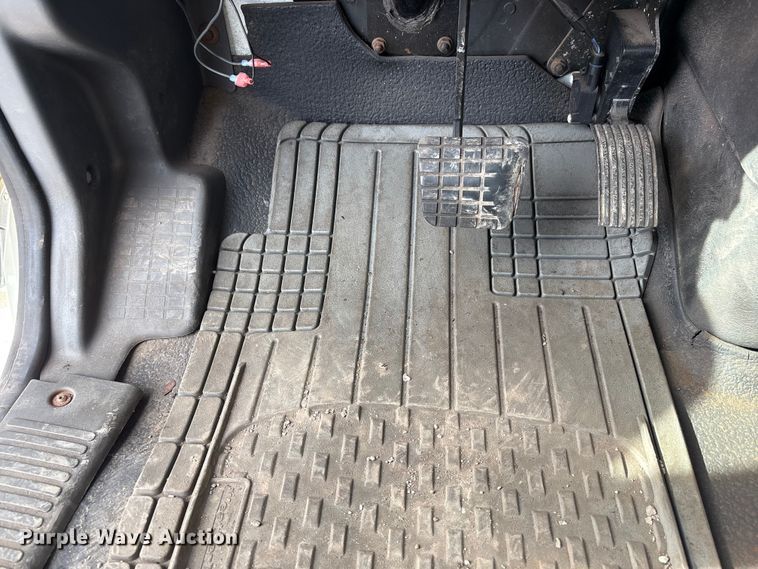 image for item FG2627 2010 International MA025 tow truck