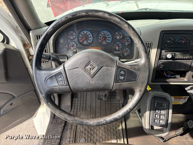 image for item FG2627 2010 International MA025 tow truck