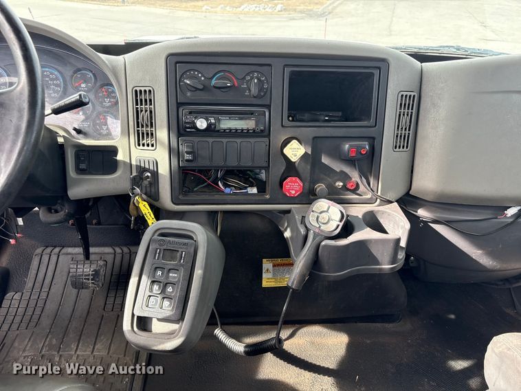 image for item FG2627 2010 International MA025 tow truck