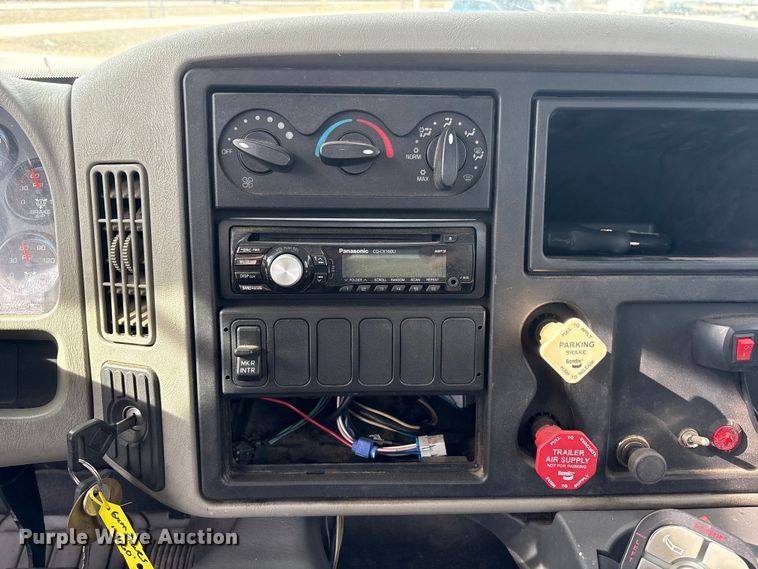 image for item FG2627 2010 International MA025 tow truck