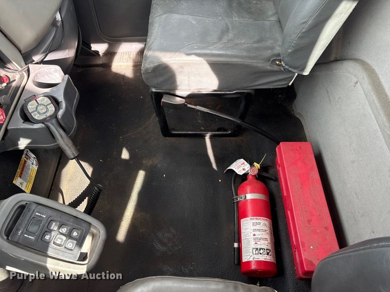 image for item FG2627 2010 International MA025 tow truck