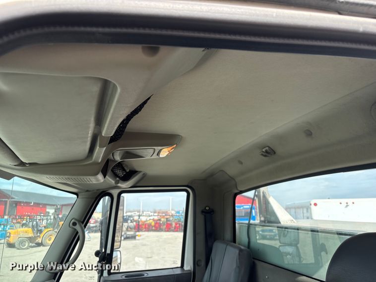 image for item FG2627 2010 International MA025 tow truck