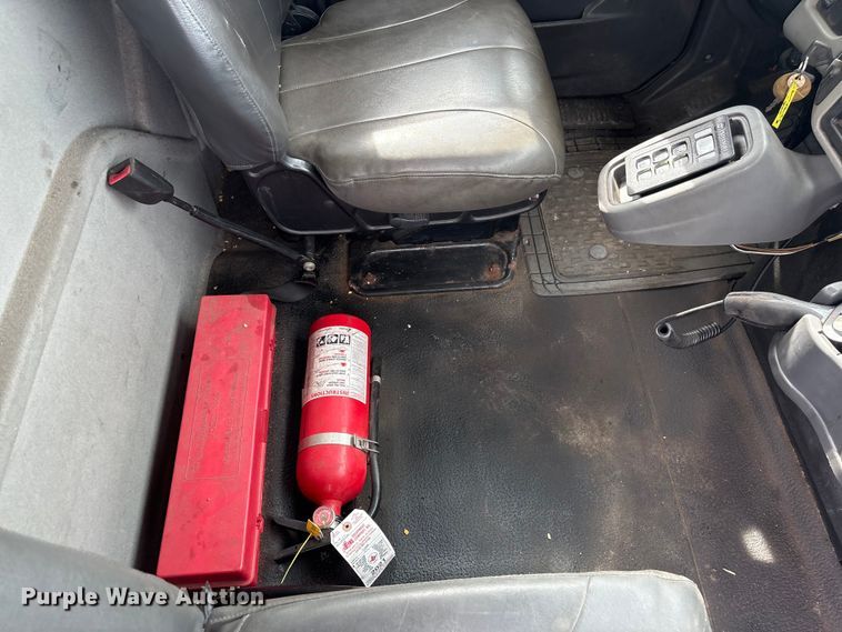 image for item FG2627 2010 International MA025 tow truck