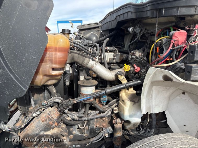 image for item FG2627 2010 International MA025 tow truck