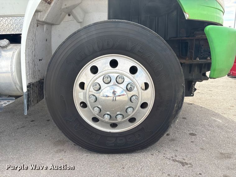 image for item FG2627 2010 International MA025 tow truck