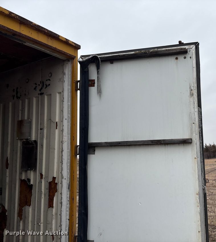 image for item FG2633 1973 Comet RDVT shipping container