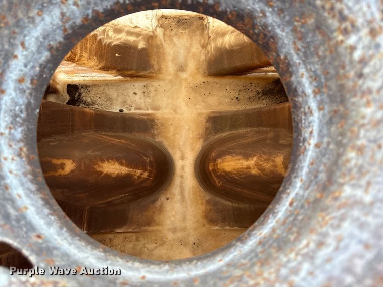 image for item FG2640 1997 Volvo WG-64T flatbed truck