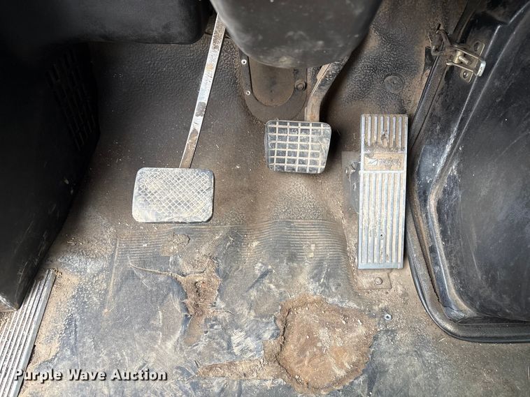 image for item FG2640 1997 Volvo WG-64T flatbed truck