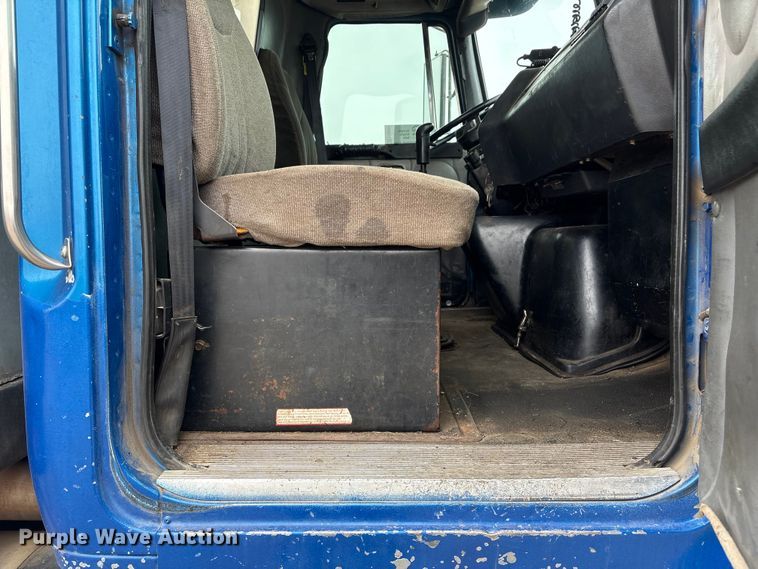 image for item FG2640 1997 Volvo WG-64T flatbed truck