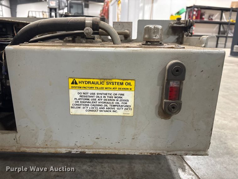 image for item FG2642 2000 Skyjack SJ III-3220 scissor lift