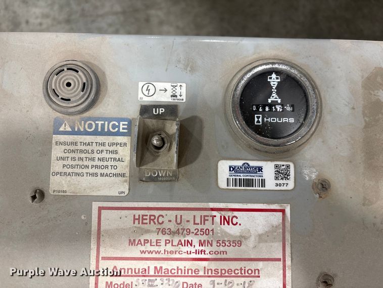 image for item FG2642 2000 Skyjack SJ III-3220 scissor lift