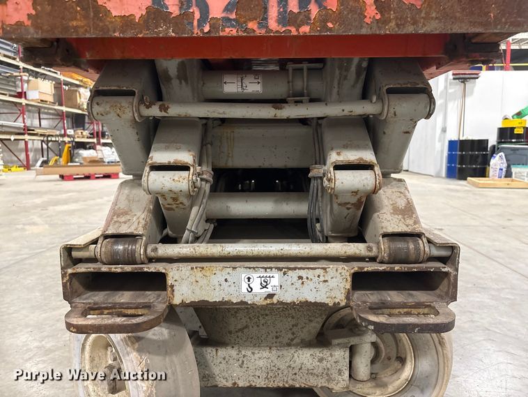 image for item FG2642 2000 Skyjack SJ III-3220 scissor lift