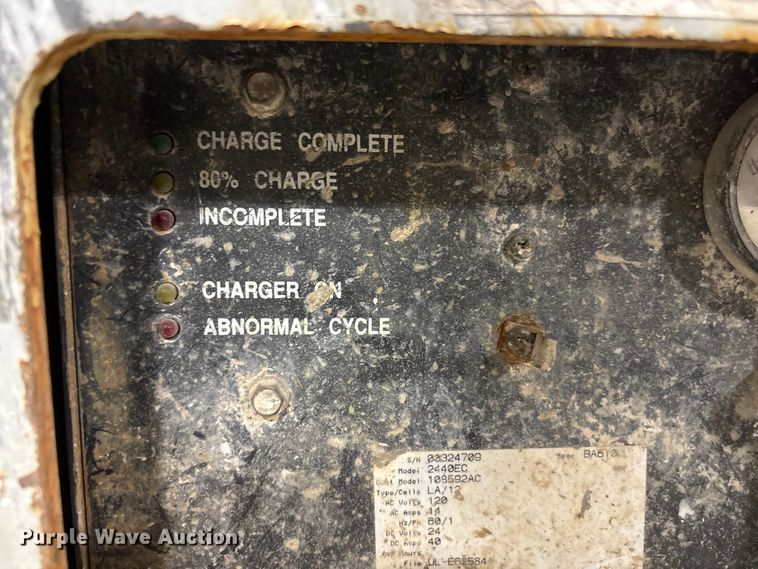 image for item FG2642 2000 Skyjack SJ III-3220 scissor lift