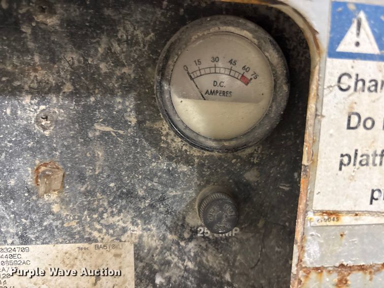 image for item FG2642 2000 Skyjack SJ III-3220 scissor lift