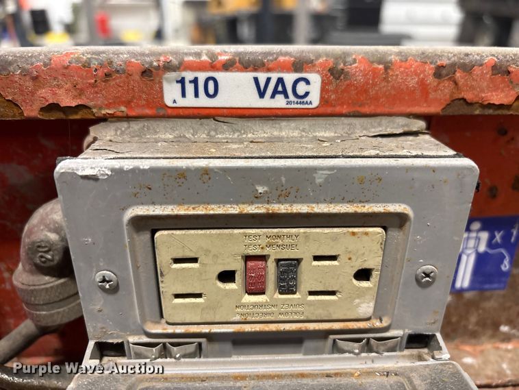 image for item FG2642 2000 Skyjack SJ III-3220 scissor lift