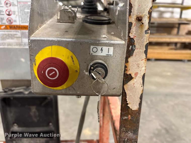 image for item FG2642 2000 Skyjack SJ III-3220 scissor lift