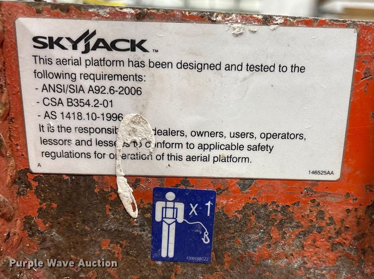 image for item FG2642 2000 Skyjack SJ III-3220 scissor lift