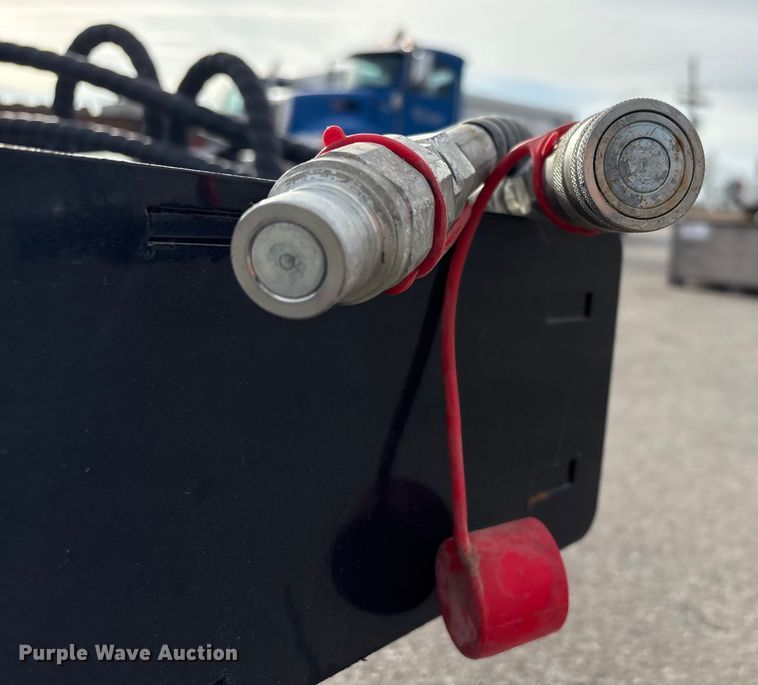 image for item FG2651 2025 Giyi SLS26 skid steer log splitter