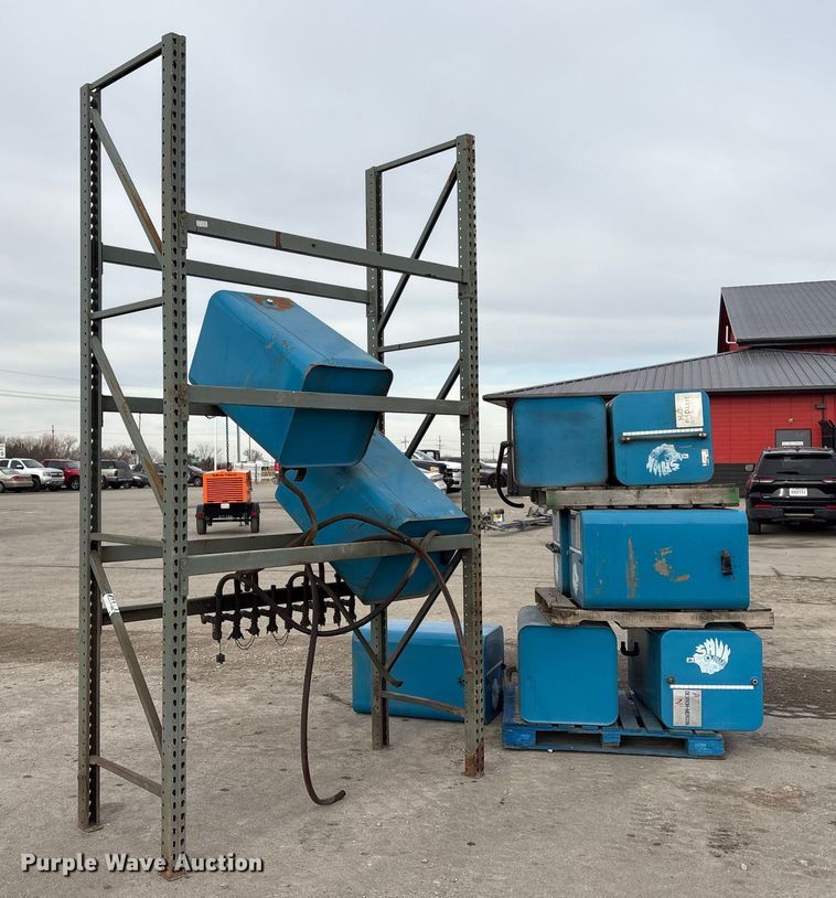 image for item FG2652 Hydraulic fluid tanks with pallet racking