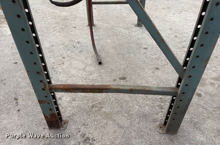 image for item FG2652 Hydraulic fluid tanks with pallet racking