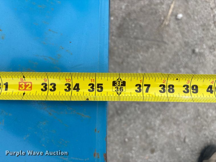 image for item FG2652 Hydraulic fluid tanks with pallet racking