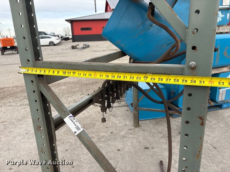 image for item FG2652 Hydraulic fluid tanks with pallet racking