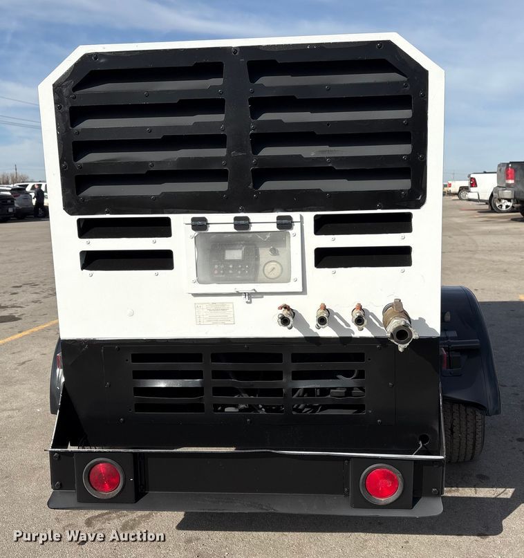 image for item FG2654 2017 Rotair D425T4F air compressor