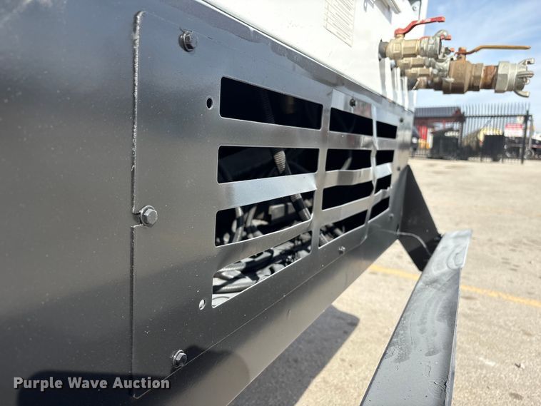 image for item FG2654 2017 Rotair D425T4F air compressor