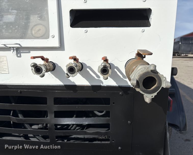 image for item FG2654 2017 Rotair D425T4F air compressor